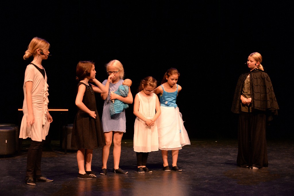 ../Images/Musical Nanny de Vries 195.jpg